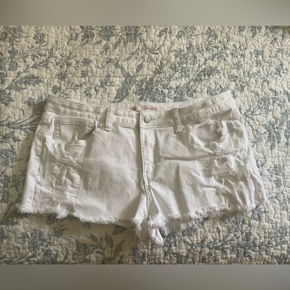 SO Other - 🔥 DEAL OF THE WEEK 🔥 White jean shorts distressed